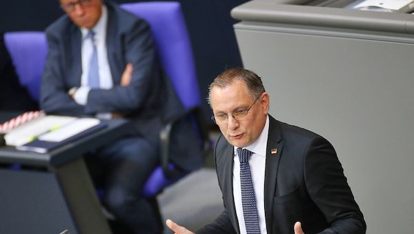 AfD in Infratest-Umfrage jetzt 5 Punkte vor der Union