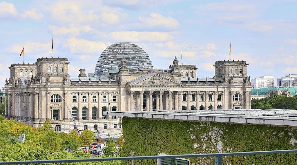 Nouripour verteidigt Bundestag gegen Kritik an langsamen Verfahren