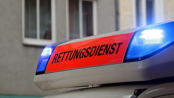 Fernbus verunglückt auf der A2 – elf Verletzte