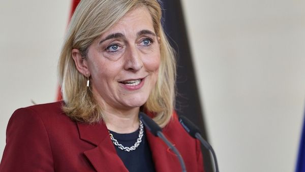 Warken baut Krankenkassengesetz um