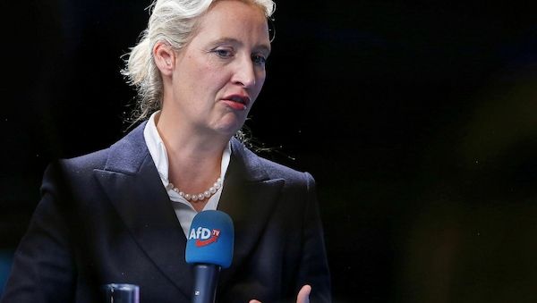 Weidel hält sich bei Reform von Unvereinbarkeitsliste bedeckt