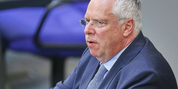 Unions-Außenexperte fordert härteren Nato-Kurs gegen Russland