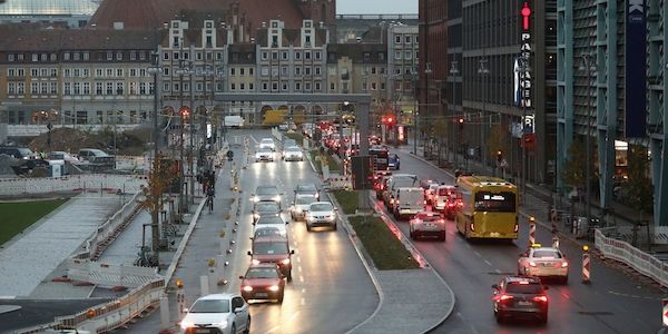 Studie: Ältere zahlen bei Kfz-Versicherung im Internet drauf