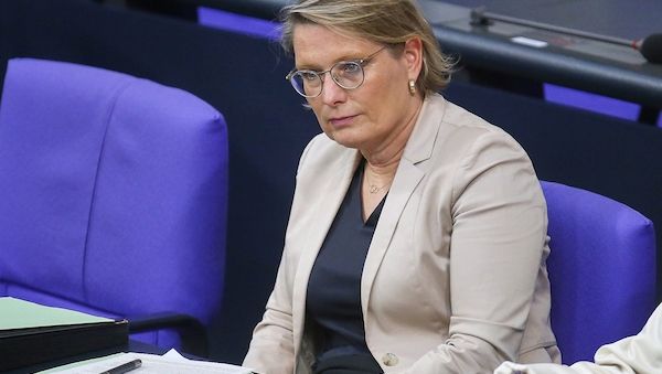 Justizministerin will bei IFG-Reform auf Transparenz pochen