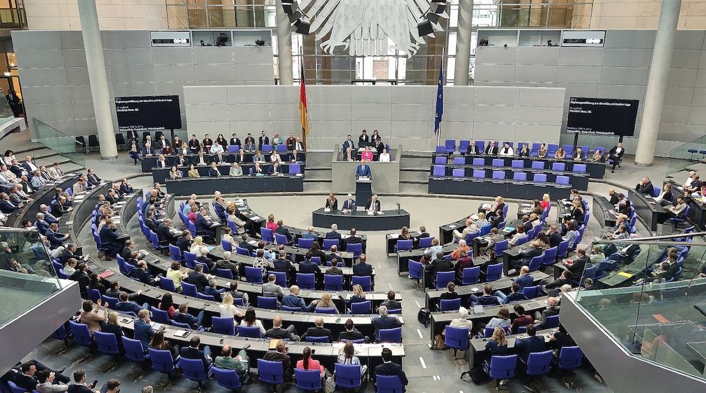 Bundestag stimmt für antragsloses Kindergeld