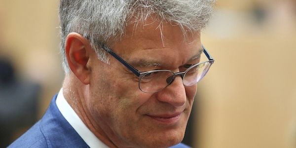 Schnieder erwartet autonome Fahrangebote noch als Minister