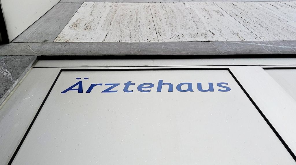 Gesamtmetall-Präsident kritisiert hohe Krankenstände