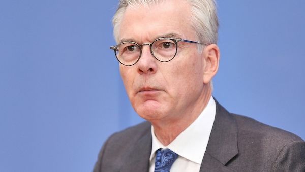 Wirtschaftsweiser warnt vor Panikmache bei Minijob-Debatte