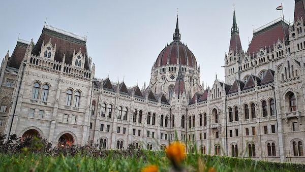 Ungarns Parlament beschließt Absetzung von Präsident Sulyok