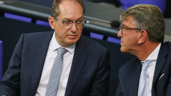 Dobrindt unterstützt Mahnmal für RAF-Opfer - Weimer will prüfen