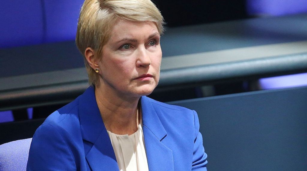 Schwesig bekräftigt Kritik an Einschnitten bei Unterhaltsvorschuss