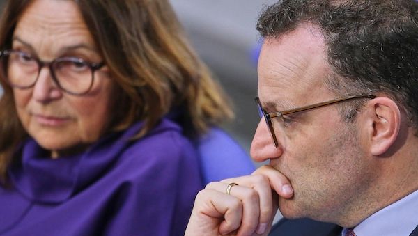 Leihmutterschaft: Frauen-Gruppe der Unionsfraktion attackiert Spahn