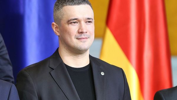 Hofreiter fordert Rückkehr von ukrainischem Verteidigungsminister