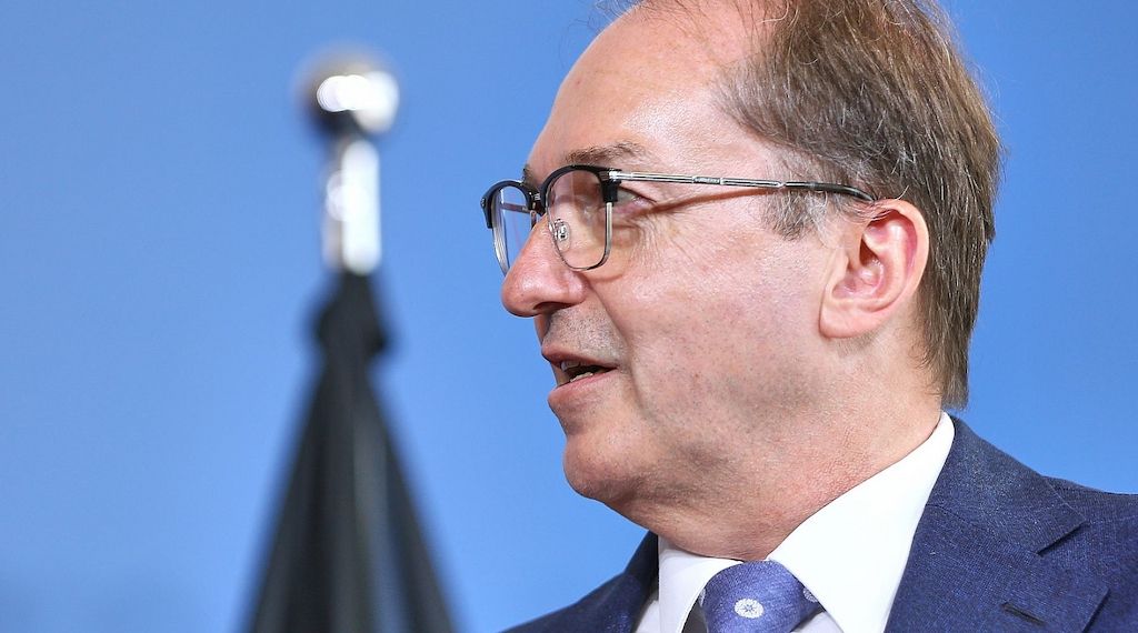 Dobrindt warnt vor höherer Terrorgefahr in Deutschland