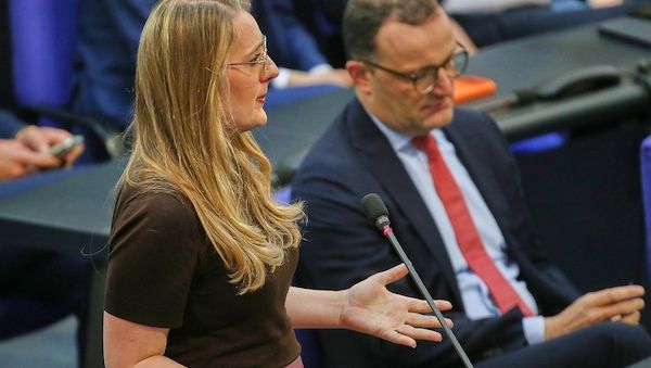 "Folgerichtig" - Grüne begrüßen Rücktritt von Spahn