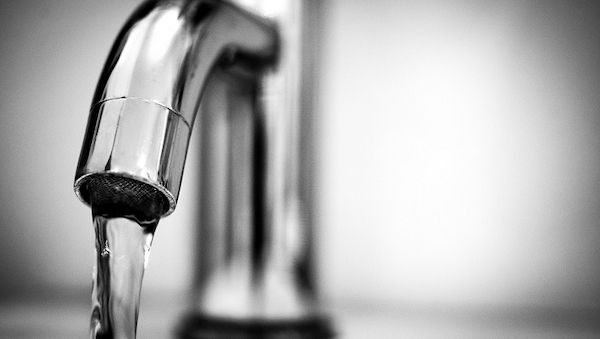 ARAG: Experten über Wassersparen im Haushalt und was man beachten sollte