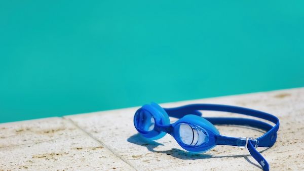 ARAG:&nbsp;Was Eltern beim&nbsp;Badespass mit Kindern wissen sollten