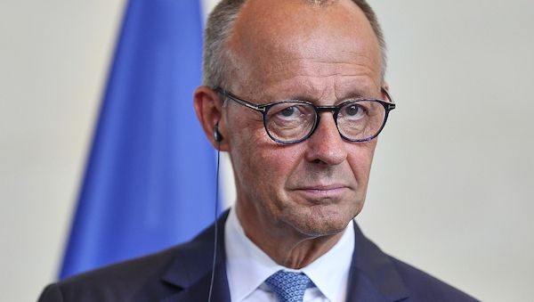 Merz verteidigt seine Kommunikation