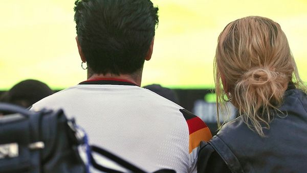 Telekom sichert sich Medienrechte für WM 2030