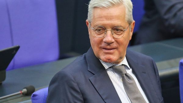 Röttgen warnt deutsche Drohnenforscher vor Hilfe für Russland