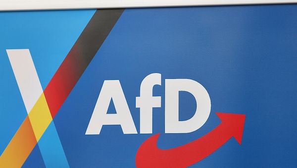 Stauffenberg-Enkel verteidigt AfD-Kranz bei Gedenkfeier