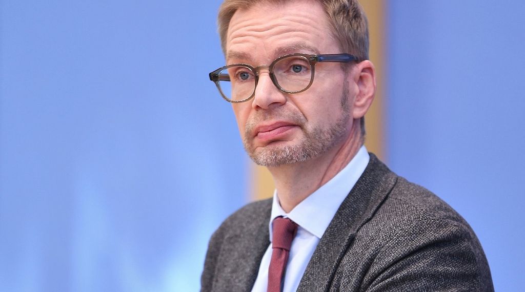 Steuerzahlerbund fordert Reduzierung von Verbeamtungen