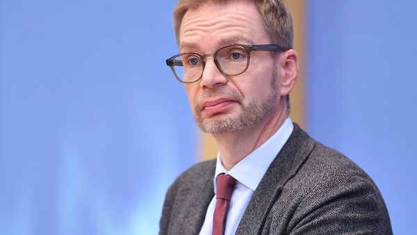 Steuerzahlerbund fordert Reduzierung von Verbeamtungen