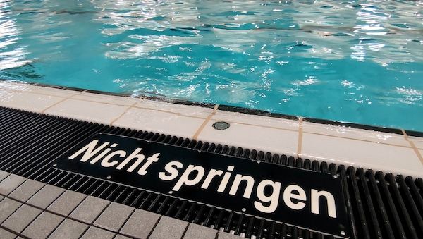 Schwimmbadbesuch deutlich teurer als 2025