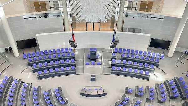 Bericht: Union muss für Fraktionssitzung in Plenarsaal ausweichen