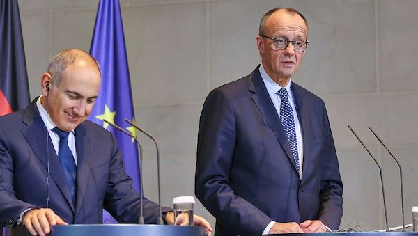 Merz telefoniert mit Armeniens Ministerpräsidenten