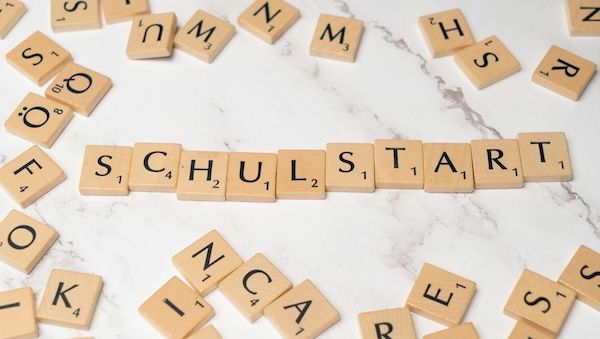 Schulstart: Schulweg, Betreuung, und wichtige Regeln