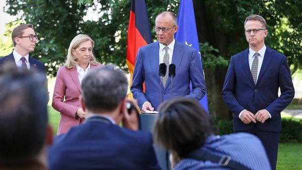Merz bestätigt Schnieder-Aus nicht - weitere Kabinettsumbildung