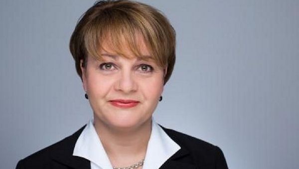 Ideal Versicherungen Cornelia Schmid: Spezialistin für private Pflegeversicherungen in Baden-Württemberg