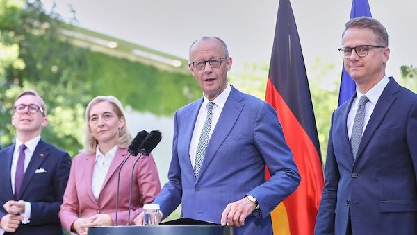 Verfassungsrechtler sieht verzögerte Minister-Vereidigung kritisch