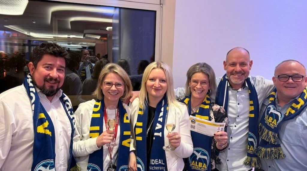 Voller Einsatz für Vertriebspartner: Das Team der Zentralen Vertriebsbeauftragten der IDEAL Versicherung