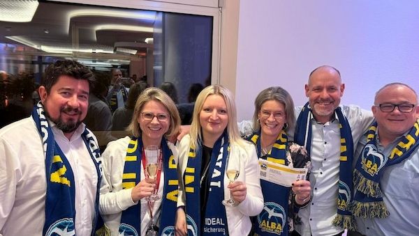 Voller Einsatz für Vertriebspartner: Das Team der Zentralen Vertriebsbeauftragten der IDEAL Versicherung