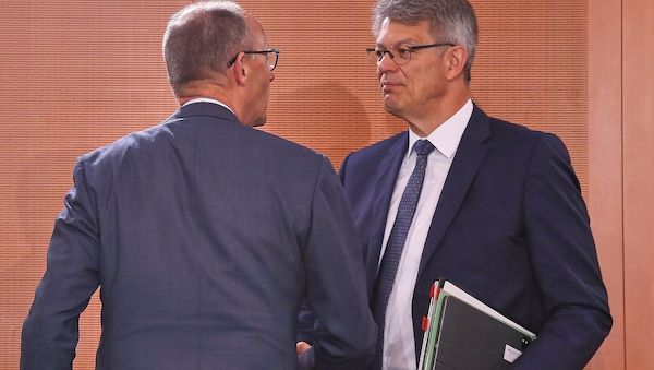Söder stärkt Merz im Fall Schnieder den Rücken