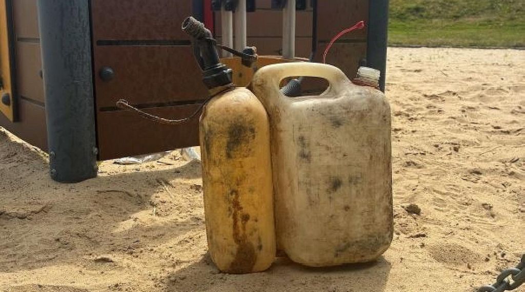 Altöl auf Spielplatz in Bremerhaven-Grünhöfe entsorgt