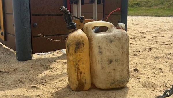 Altöl auf Spielplatz in Bremerhaven-Grünhöfe entsorgt