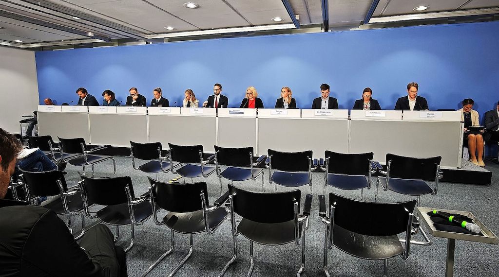 Bundesregierung fordert von Fifa Zugänglichkeit der WM