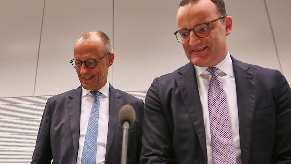 Merz will Spahn nicht fallenlassen - Entschuldigung vor Fraktion