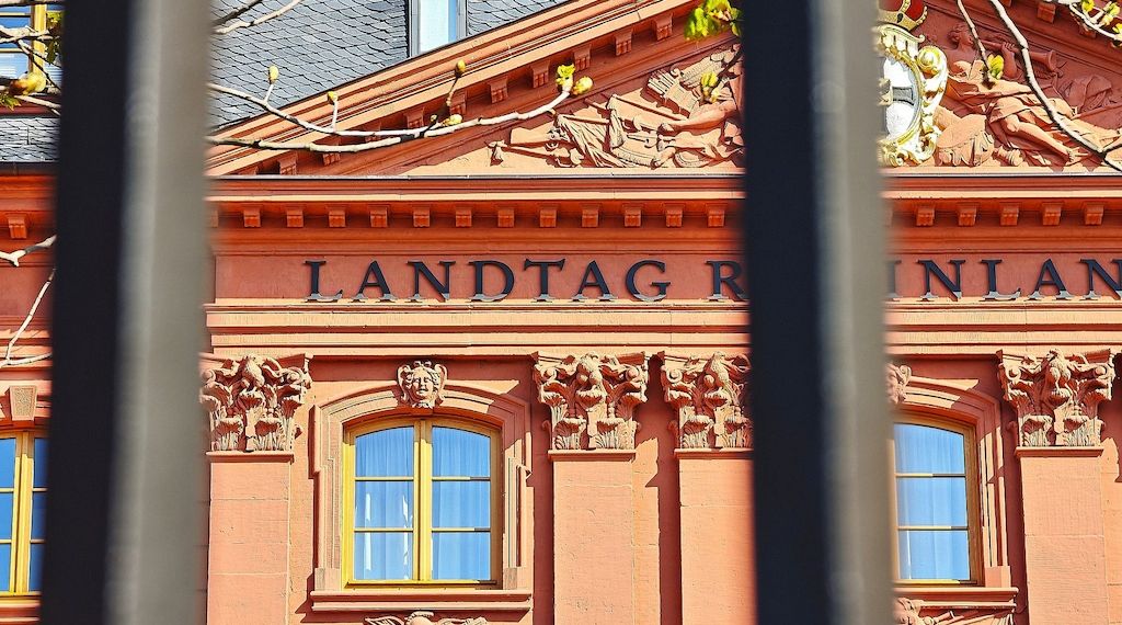 CDU-Regierung in Rheinland-Pfalz hält an Einbürgerung ohne Sprachtest fest