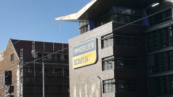 "Immobilienscout" reagiert auf obszönes Video vom CSD