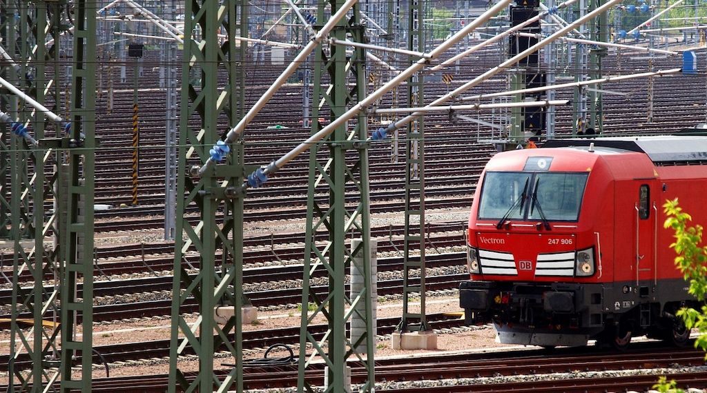 Bahn macht nach 7 Jahren wieder Gewinn - Neuer Passagierrekord