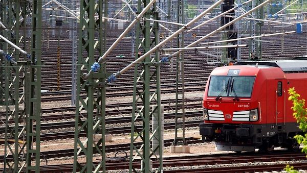 Bahn macht nach 7 Jahren wieder Gewinn - Neuer Passagierrekord
