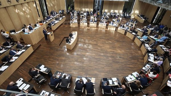 Kretschmer droht Renten- und Pflegereform im Bundesrat zu stoppen
