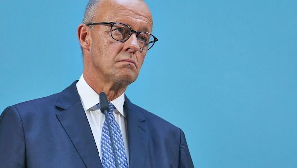 Kanzler Merz ruft Spanien zu "Bekämpfung illegaler Migration" auf