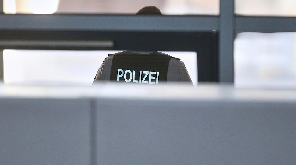 Wasserpistole bei Verkehrskontrolle in Bremen auf Polizistin gerichtet