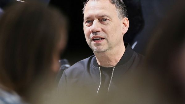 Fitzek: Ich schreibe zu viele Sätze mit Komma und "dass"