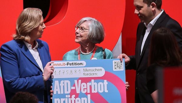 Linke fordert SPD zu AfD-Verbotsverfahren auf